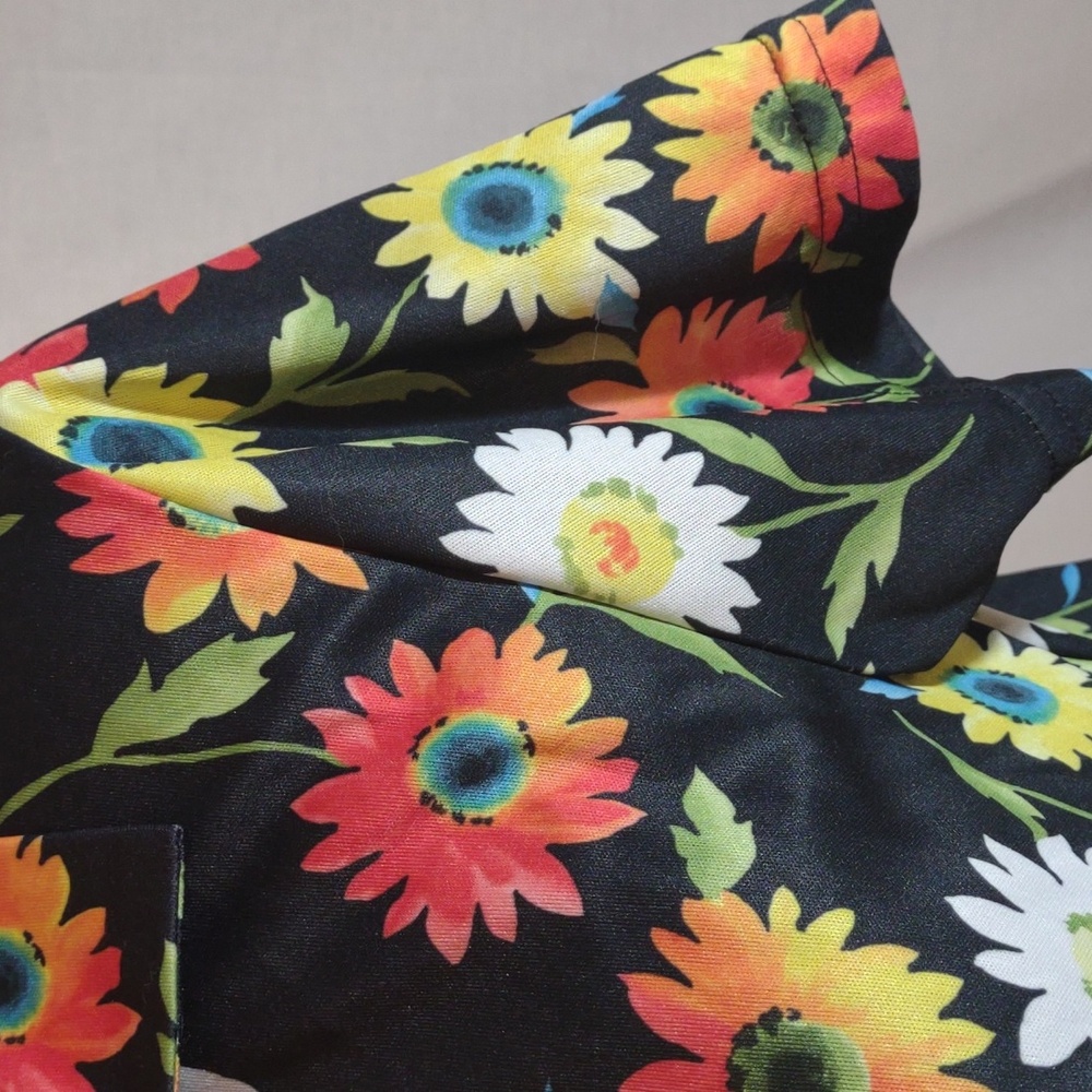 Vintage 70's Black w/Daisies Short Sleeved Button Up Blouse -Modern Edge Sz LG - Picture 6 of 16